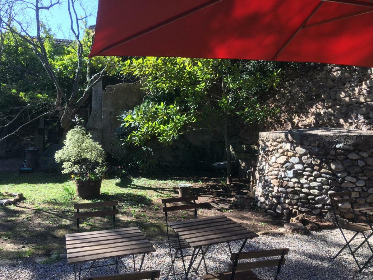Domaine De Brousson Bed & Breakfast La Tour-sur-Orb Exterior photo