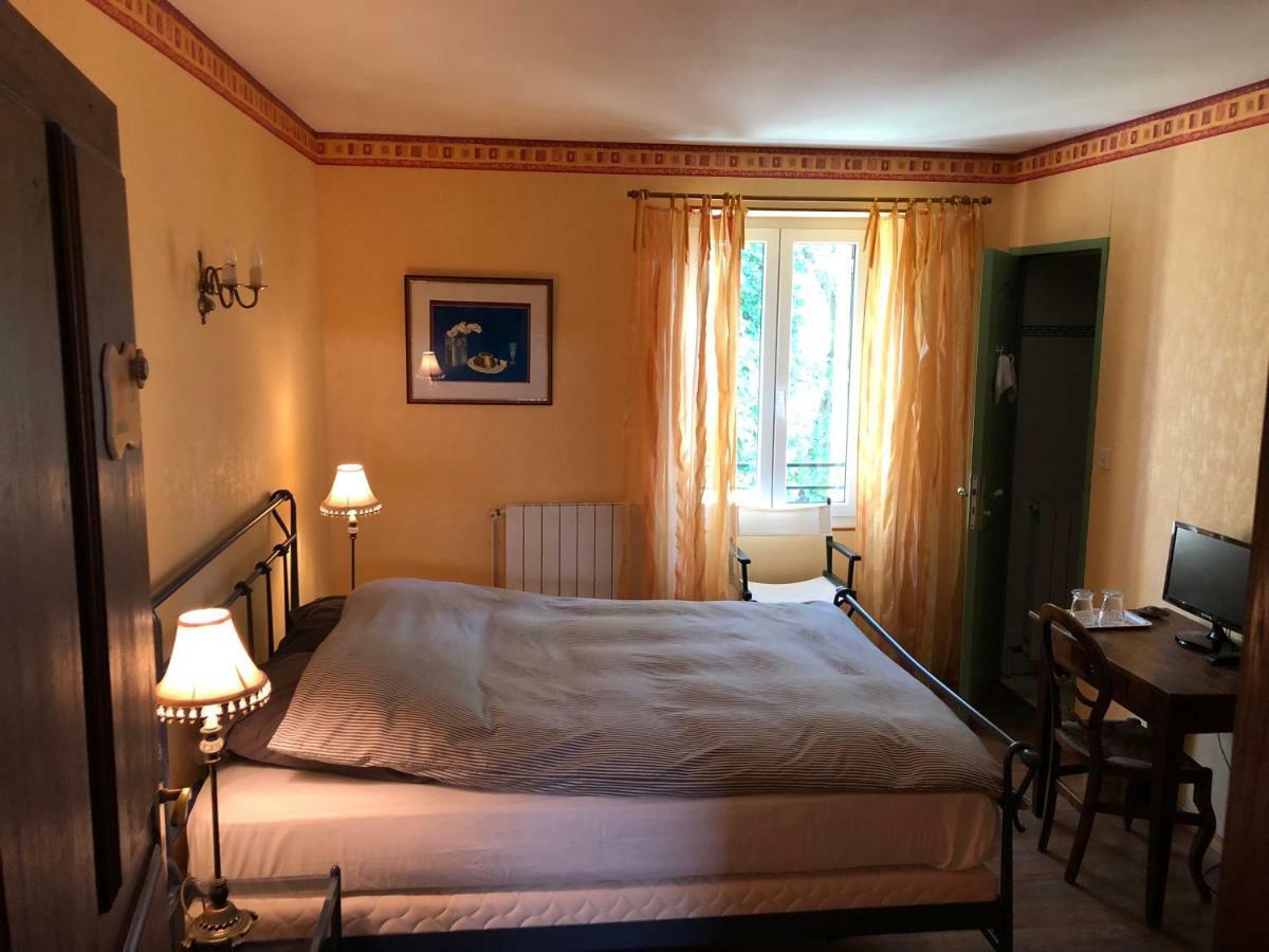 Domaine De Brousson Bed & Breakfast La Tour-sur-Orb Exterior photo